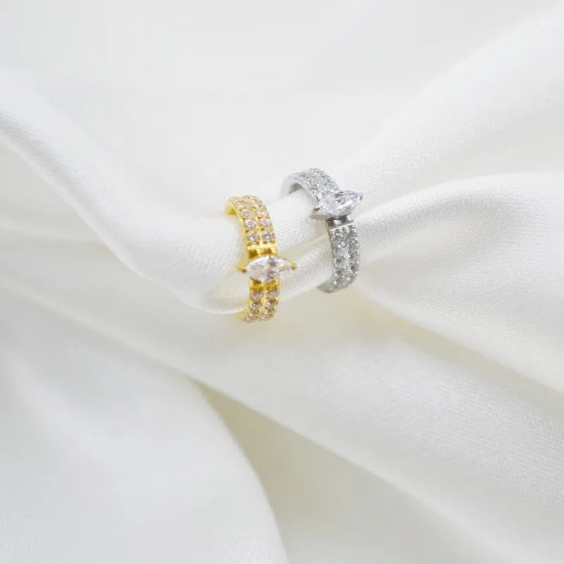 Titanium steel heart-shaped earrings with diamond zircon stones in silver or gold colour