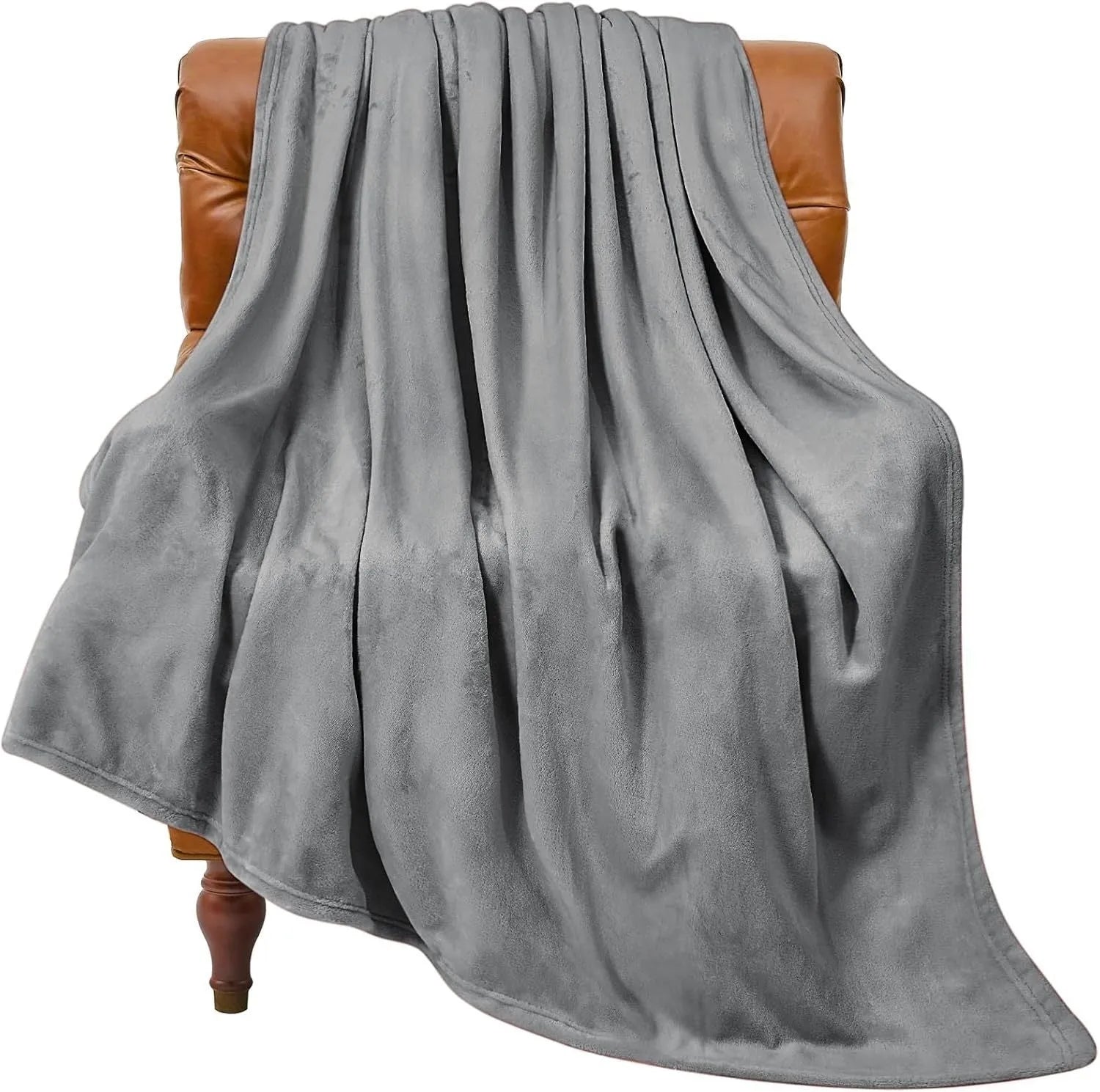 Light gray polyester coral flannel air conditioning blanket, solid colour, simple modern style