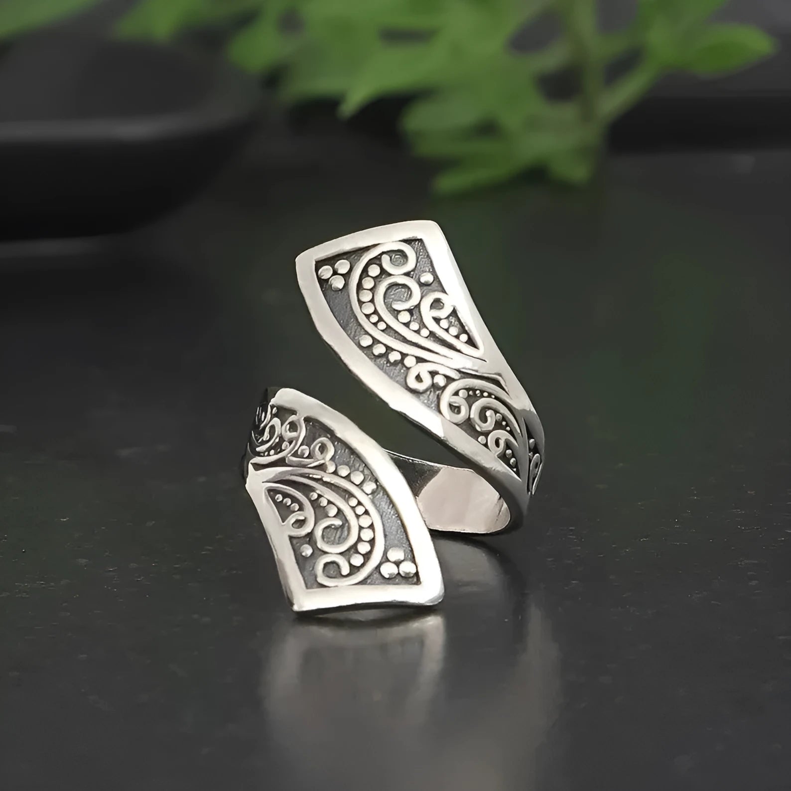 Silver-coloured adjustable minimalist geometric ring for women