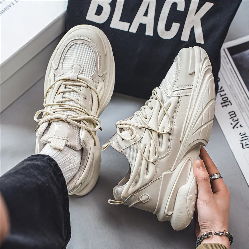 Men's low-top sneakers with mesh upper and rubber sole in beige and black colour options